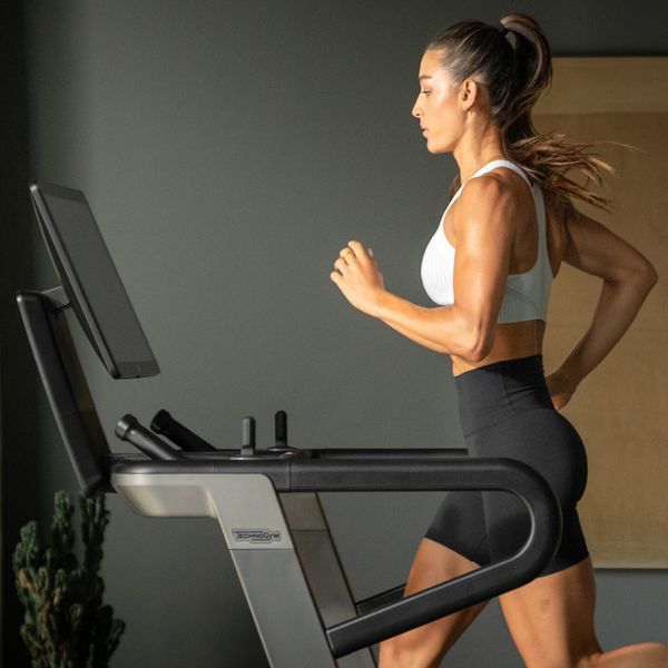 Беговая дорожка Technogym Run Run фото