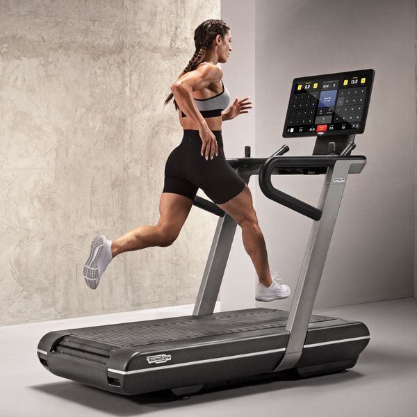 Беговая дорожка Technogym Run Run фото