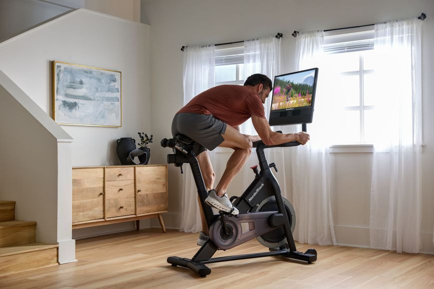 Спінбайк NordicTrack 24 Studio Bike 24 Studio Bike фото